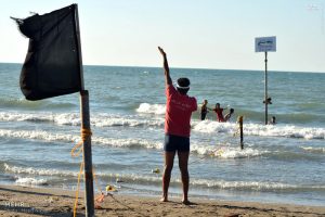 پیکر جوان والیبالیست پس از 3 روز جست‌وجو در دریای مازندران پیدا شد !