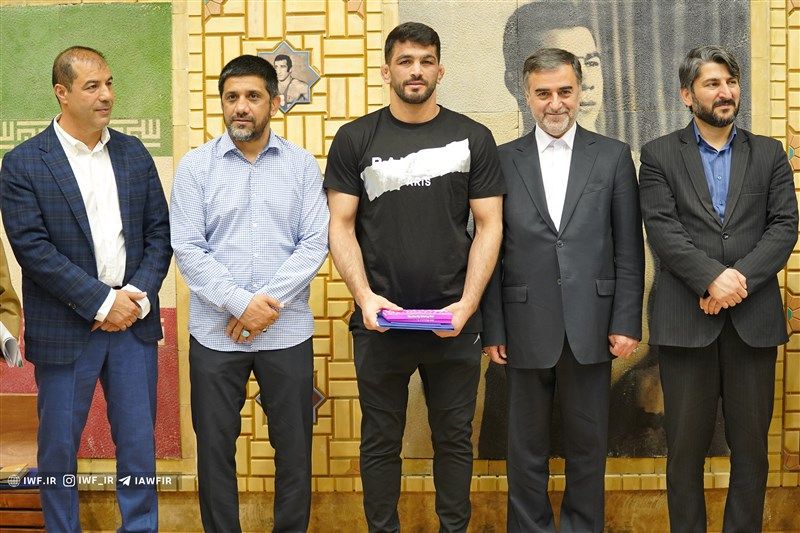 تجلیل از قهرمانان و نام آوران مازندرانی تیم ملی کشتی