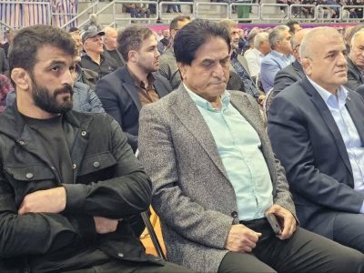 عکس| حضور حسن یزدانی در مراسم گرامیداشت زنده‌یاد عبدالله موحد 
