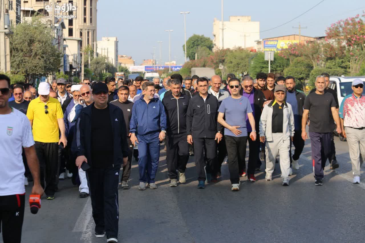 فیلم | حواشی همایش پیاده روی خانوادگی در شهرستان نکا 